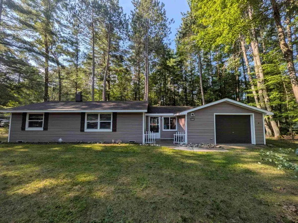 $199,900 | 4019 East Higgins Lake Drive, Roscommon, MI 48653