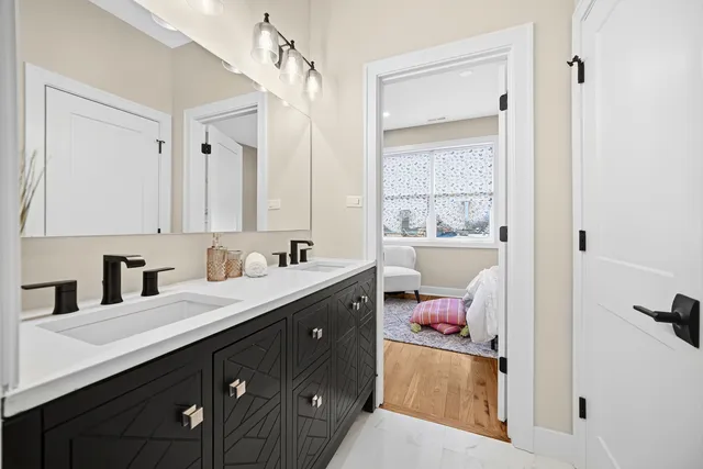 $629,000 | 5032 South Michigan Avenue, Chicago, IL 60615