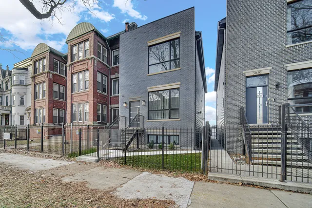 $629,000 | 5032 South Michigan Avenue, Chicago, IL 60615