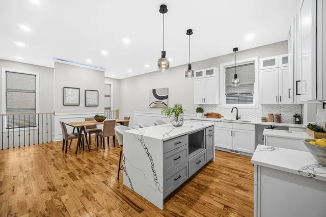 $629,000 | 5032 South Michigan Avenue, Chicago, IL 60615