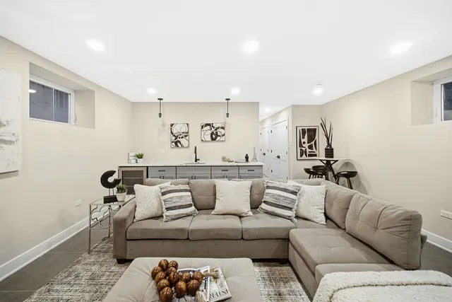 $629,000 | 5032 South Michigan Avenue, Chicago, IL 60615