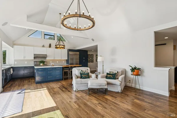 $2,595,000 | 10 Elkhorn Way, San Anselmo, CA 94960