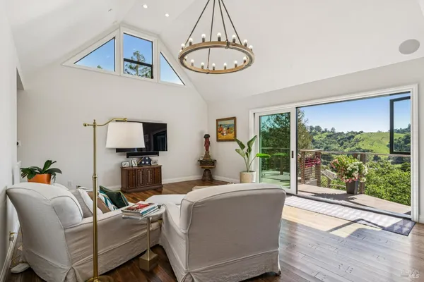 $2,595,000 | 10 Elkhorn Way, San Anselmo, CA 94960