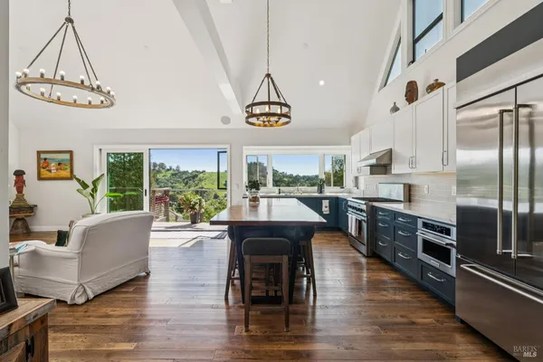 $2,595,000 | 10 Elkhorn Way, San Anselmo, CA 94960