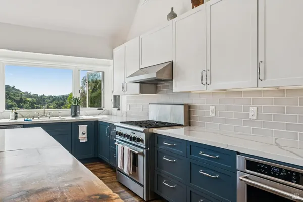 $2,595,000 | 10 Elkhorn Way, San Anselmo, CA 94960