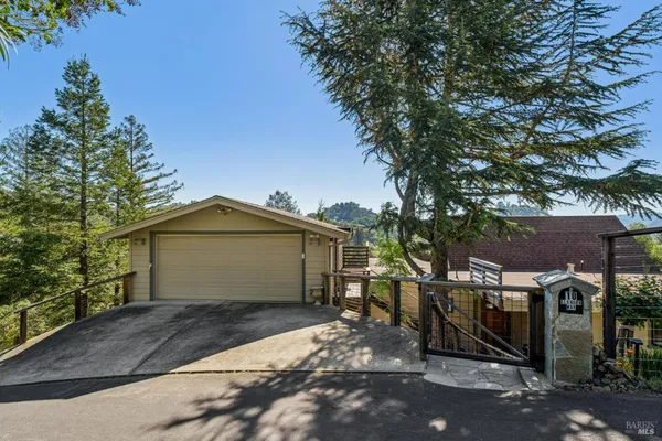 $2,749,000 | 10 Elkhorn Way, San Anselmo, CA 94960