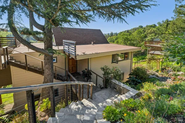 $2,749,000 | 10 Elkhorn Way, San Anselmo, CA 94960