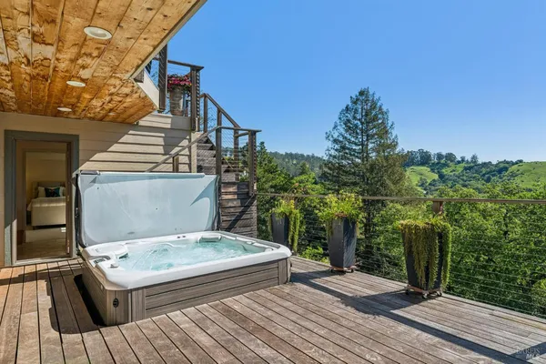 $2,595,000 | 10 Elkhorn Way, San Anselmo, CA 94960