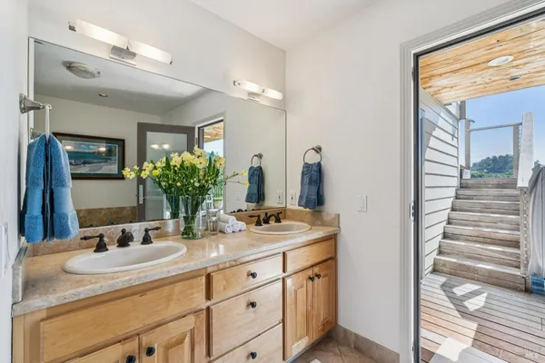 $2,595,000 | 10 Elkhorn Way, San Anselmo, CA 94960