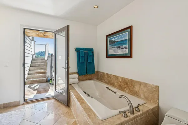 $2,595,000 | 10 Elkhorn Way, San Anselmo, CA 94960
