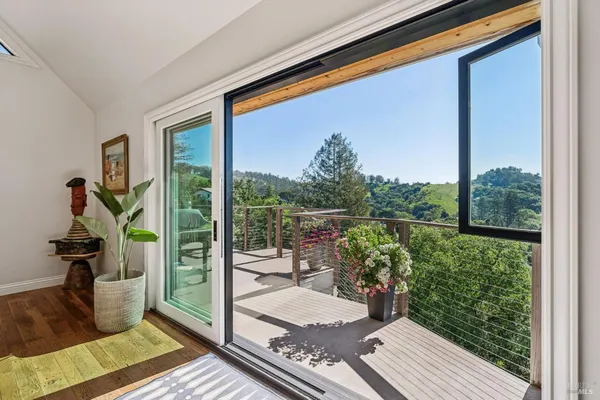 $2,595,000 | 10 Elkhorn Way, San Anselmo, CA 94960