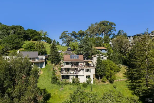 $2,595,000 | 10 Elkhorn Way, San Anselmo, CA 94960