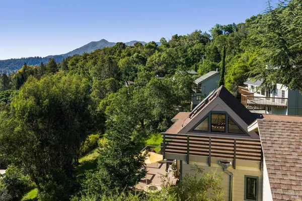 $2,595,000 | 10 Elkhorn Way, San Anselmo, CA 94960