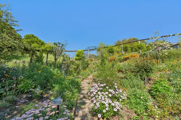 $2,749,000 | 10 Elkhorn Way, San Anselmo, CA 94960