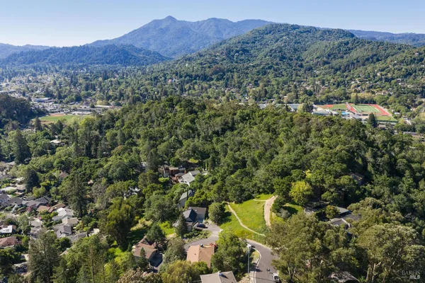 $2,595,000 | 10 Elkhorn Way, San Anselmo, CA 94960