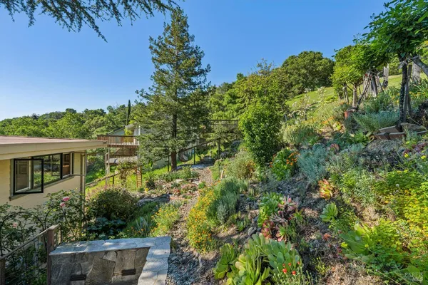$2,595,000 | 10 Elkhorn Way, San Anselmo, CA 94960