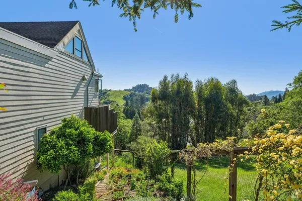 $2,749,000 | 10 Elkhorn Way, San Anselmo, CA 94960
