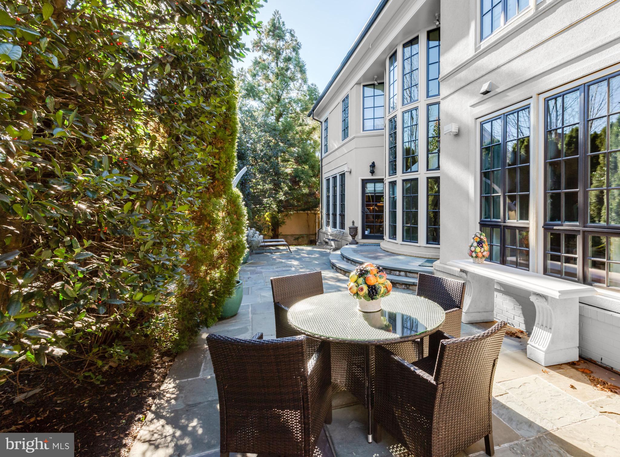 7405 Fairfax Road Bethesda, MD 20814 - Photo 20 of 21