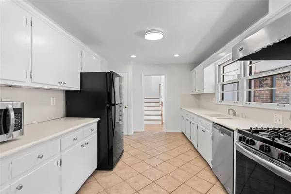 $6,000 | 274 Land O Lakes Court Northeast, Atlanta, GA 30342