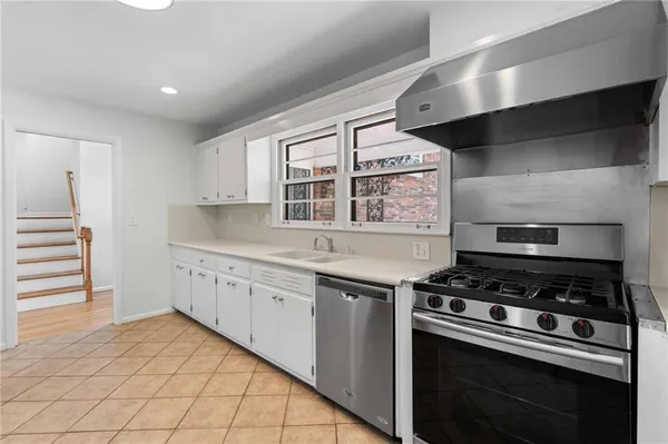 $6,000 | 274 Land O Lakes Court Northeast, Atlanta, GA 30342