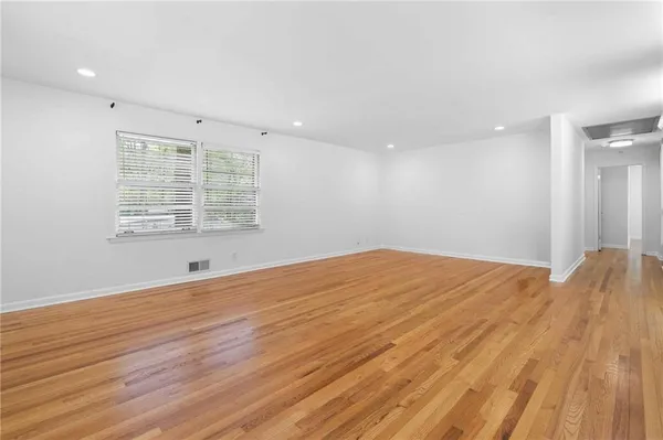 $6,000 | 274 Land O Lakes Court Northeast, Atlanta, GA 30342