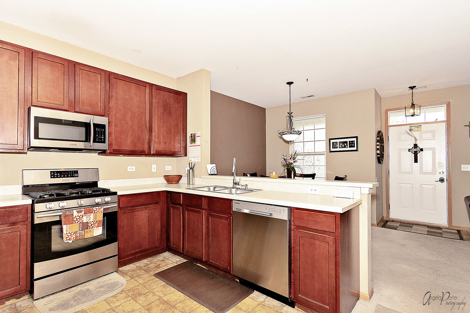 1804 Powers Road Woodstock, IL 60098 - Photo 7 of 19