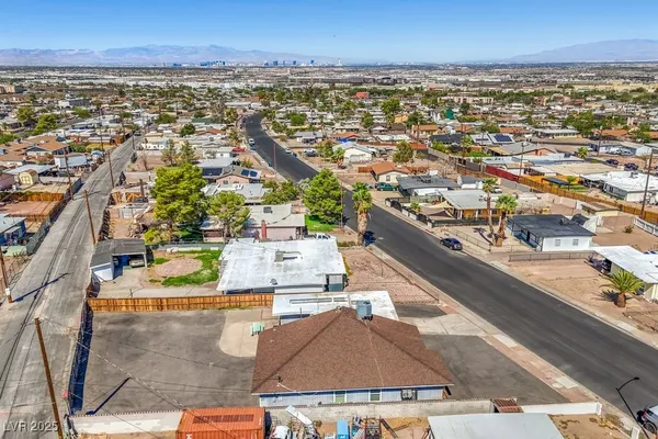 $649,900 | 211 West Atlantic Avenue, Henderson, NV 89015