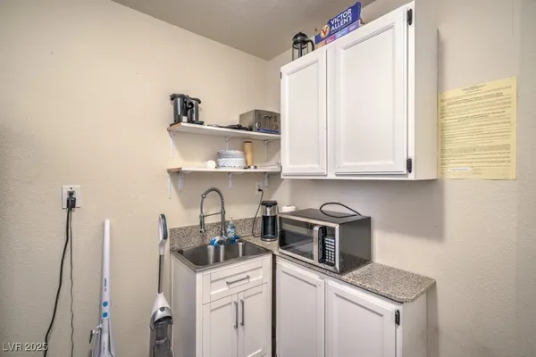 $649,900 | 211 West Atlantic Avenue, Henderson, NV 89015