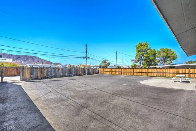 $649,900 | 211 West Atlantic Avenue, Henderson, NV 89015