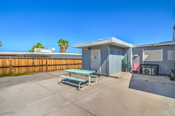 $649,900 | 211 West Atlantic Avenue, Henderson, NV 89015