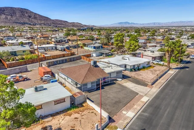 $649,900 | 211 West Atlantic Avenue, Henderson, NV 89015