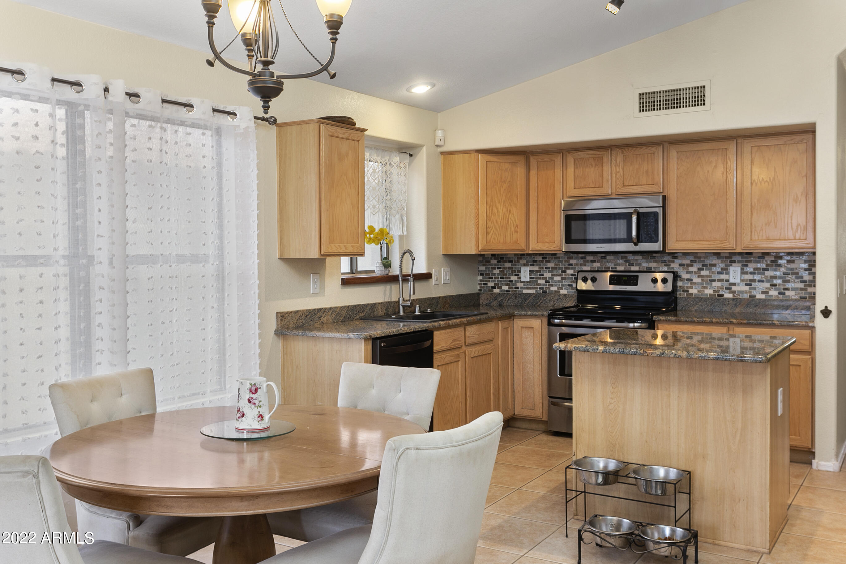 15415 West Lea Lane Surprise, AZ 85374 - Photo 3 of 25 15415WLeaLn0011