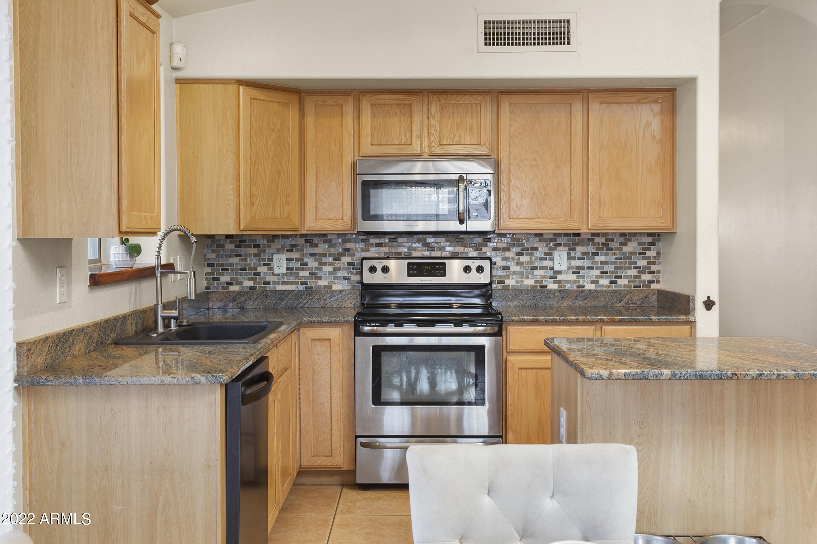 15415 West Lea Lane Surprise, AZ 85374 - Photo 4 of 25 15415WLeaLn0012