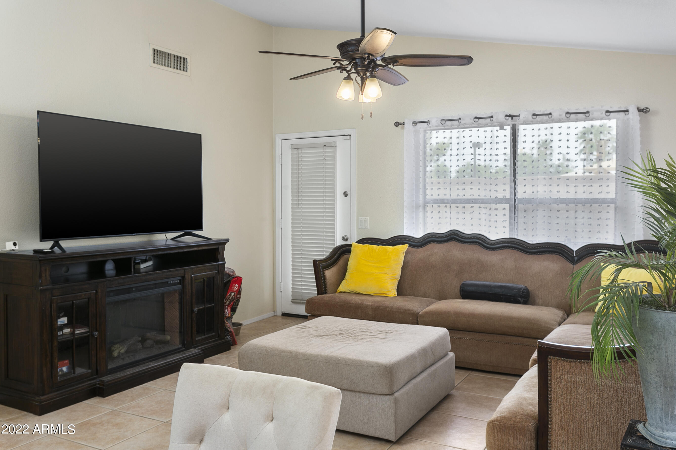 15415 West Lea Lane Surprise, AZ 85374 - Photo 9 of 25 15415WLeaLn0008