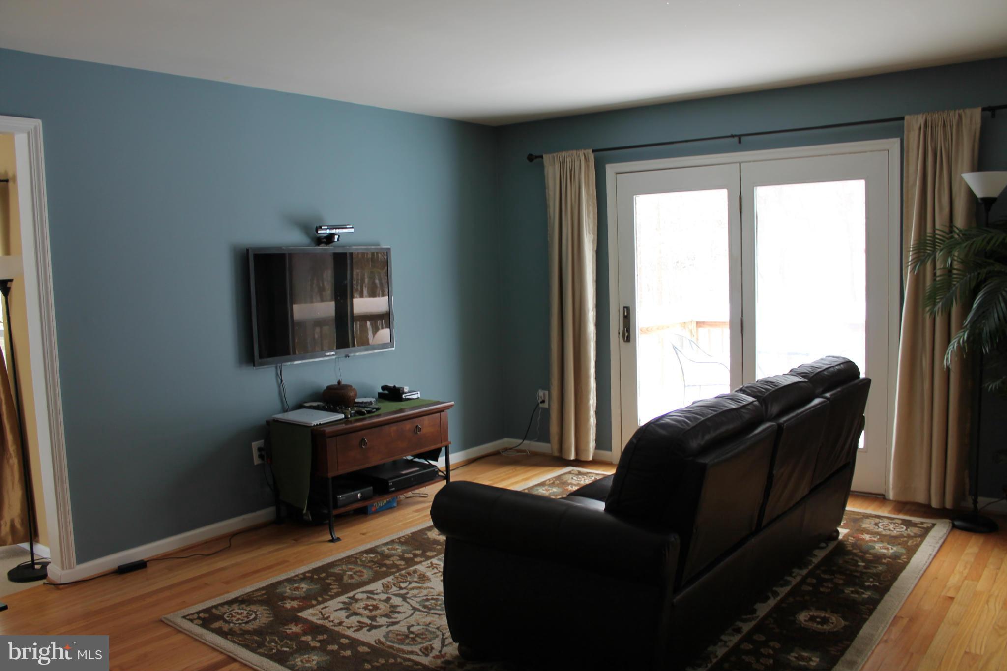 3017 Beethoven Way Silver Spring, MD 20904 - Photo 7 of 27 Living Room
