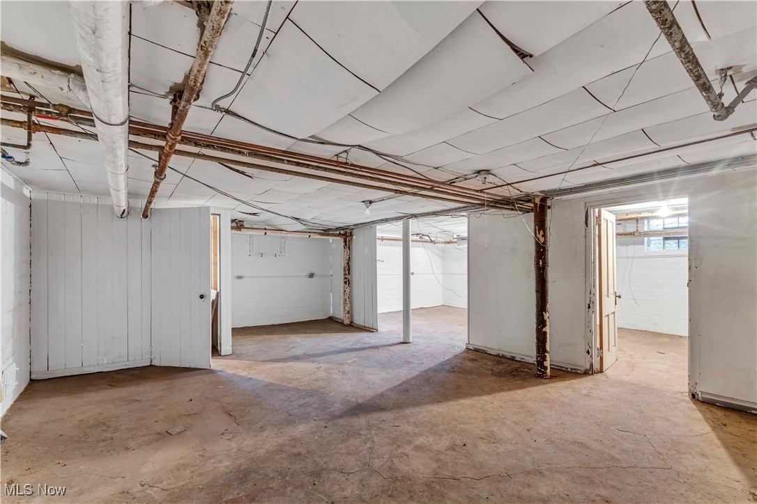 3232 Warrington Road Cleveland, OH 44120 - Photo 36 of 41 Gallery Image 36
