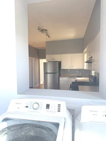 $2,300 | 511 North Taylor Avenue, Unit 3, Oak Park, IL 60302