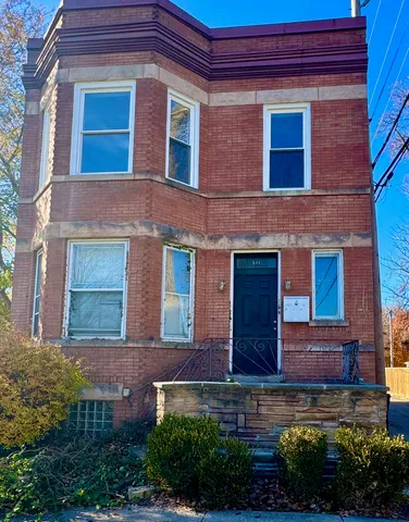 $2,300 | 511 North Taylor Avenue, Unit 3, Oak Park, IL 60302
