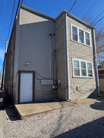 $2,300 | 511 North Taylor Avenue, Unit 3, Oak Park, IL 60302