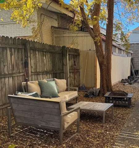 $2,300 | 511 North Taylor Avenue, Unit 3, Oak Park, IL 60302