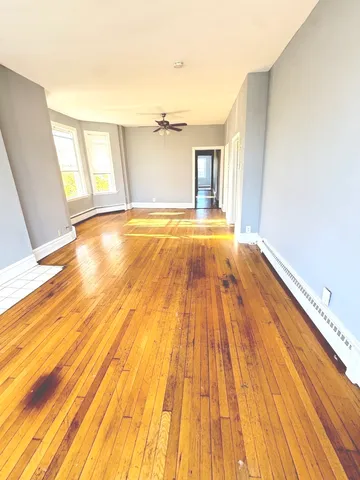 $2,300 | 511 North Taylor Avenue, Unit 3, Oak Park, IL 60302