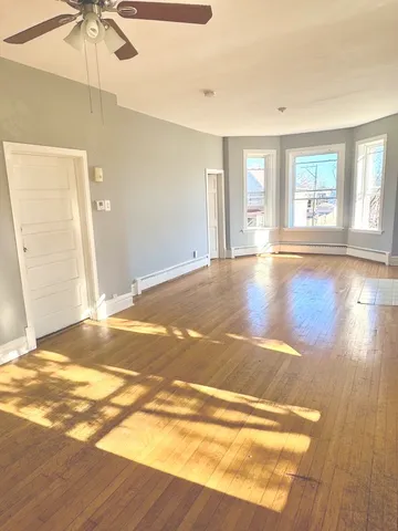 $2,300 | 511 North Taylor Avenue, Unit 3, Oak Park, IL 60302