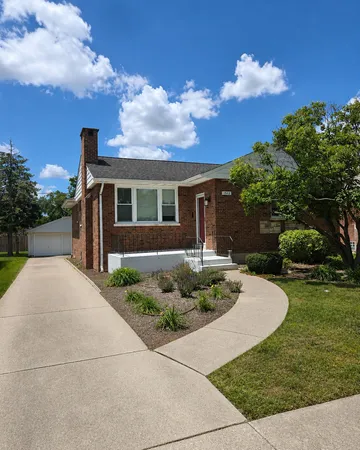$419,000 | 1512 Portsmouth Avenue, Westchester, IL 60154