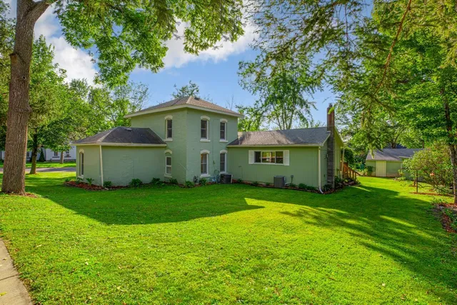 $274,900 | 219 Davis Street, Le Sueur, MN 56058