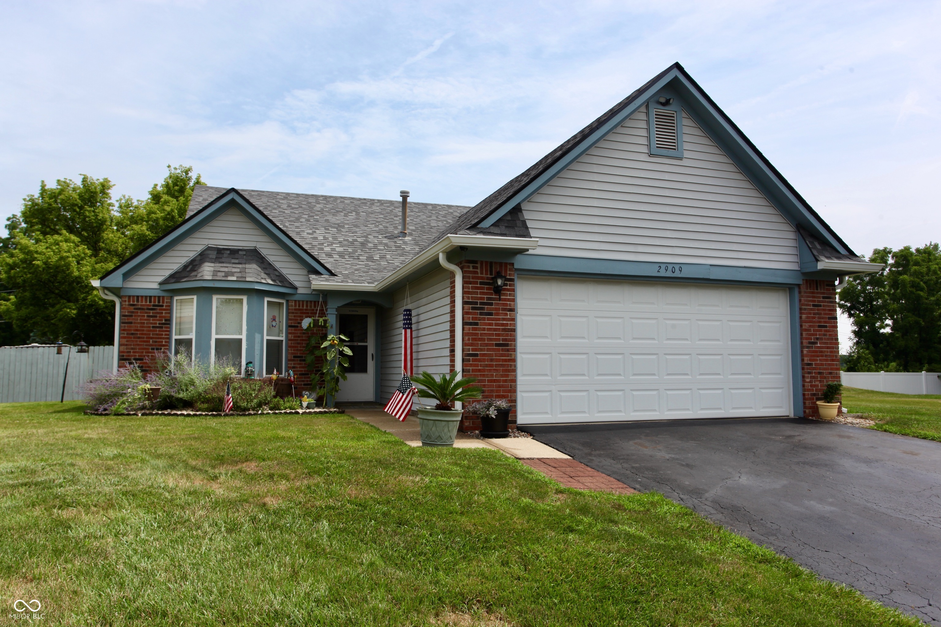 2909 Inverrary Court Indianapolis, IN 46234 - Photo 2 of 40 Gallery Image 2