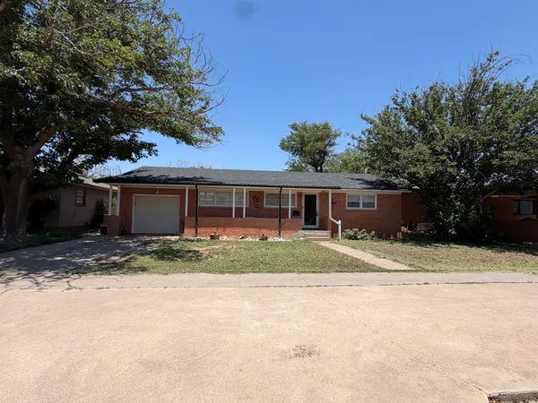 $195,000 | 407 Pine Street, Levelland, TX 79336