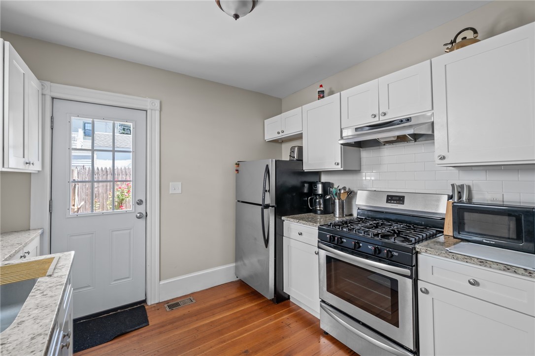 8 Spring Street, Unit A Newport, RI 02840 - Photo 13 of 30
