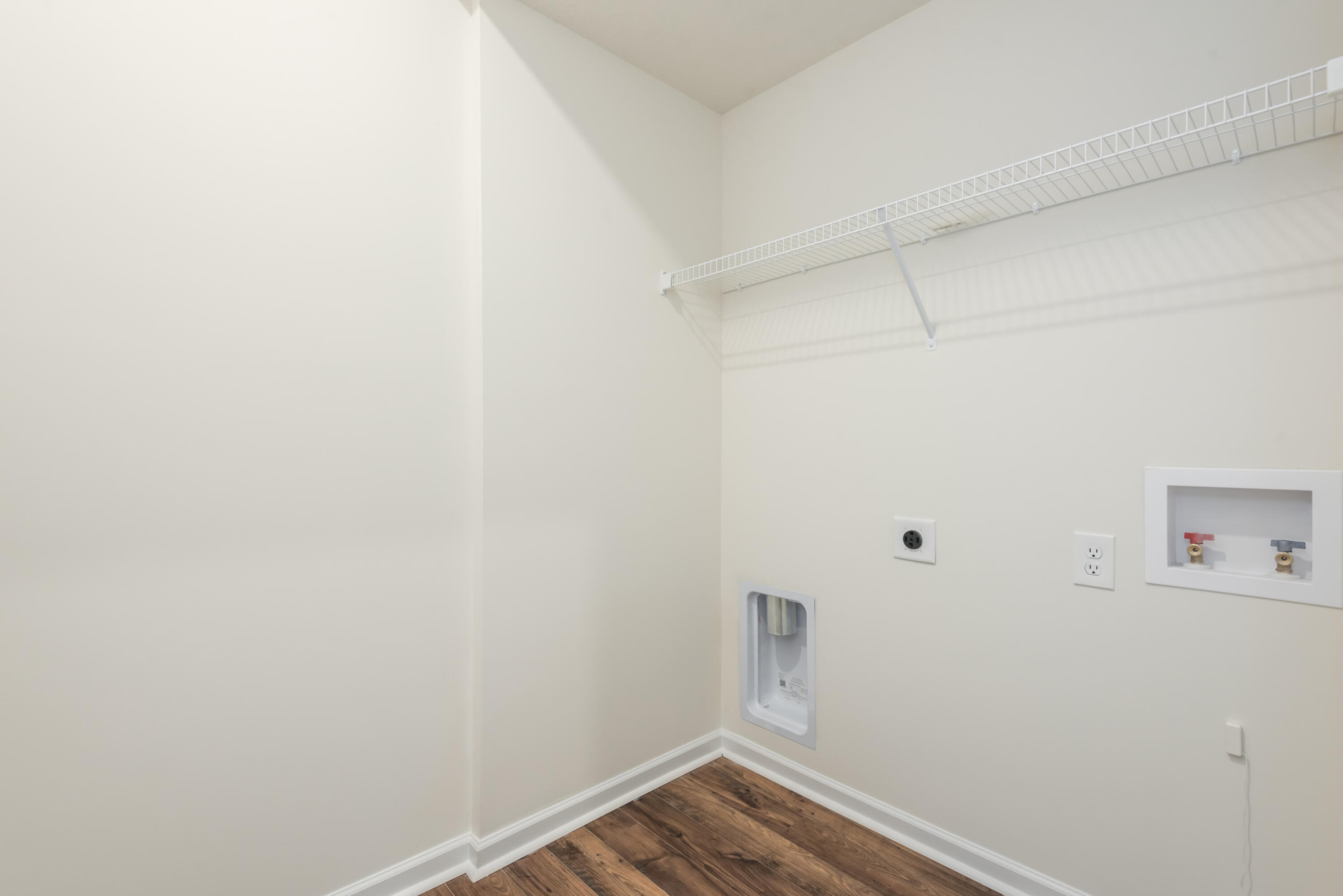 126 Ibis Loop Oak Ridge, TN 37830 - Photo 16 of 33 Laundry room