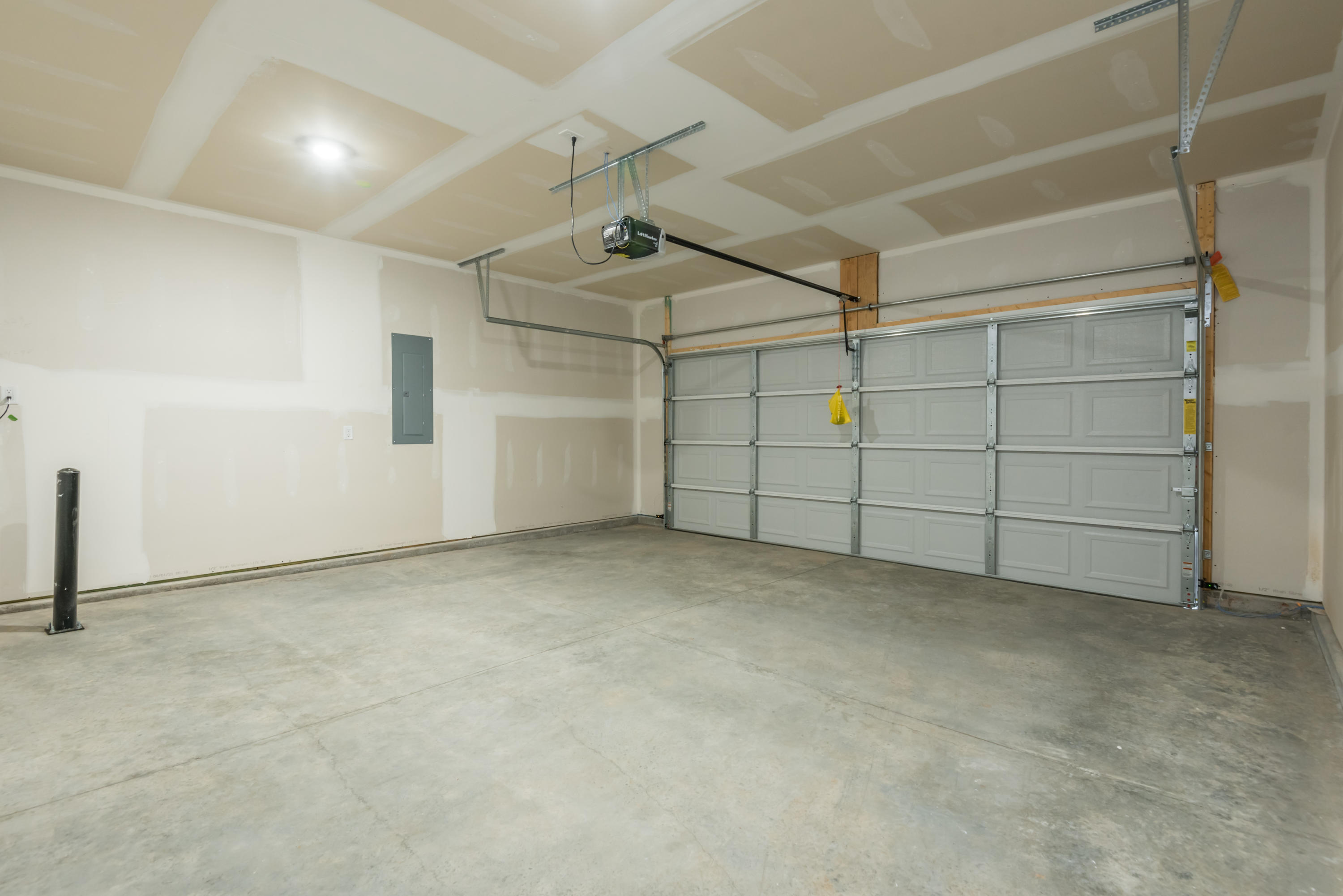 126 Ibis Loop Oak Ridge, TN 37830 - Photo 31 of 33 Garage