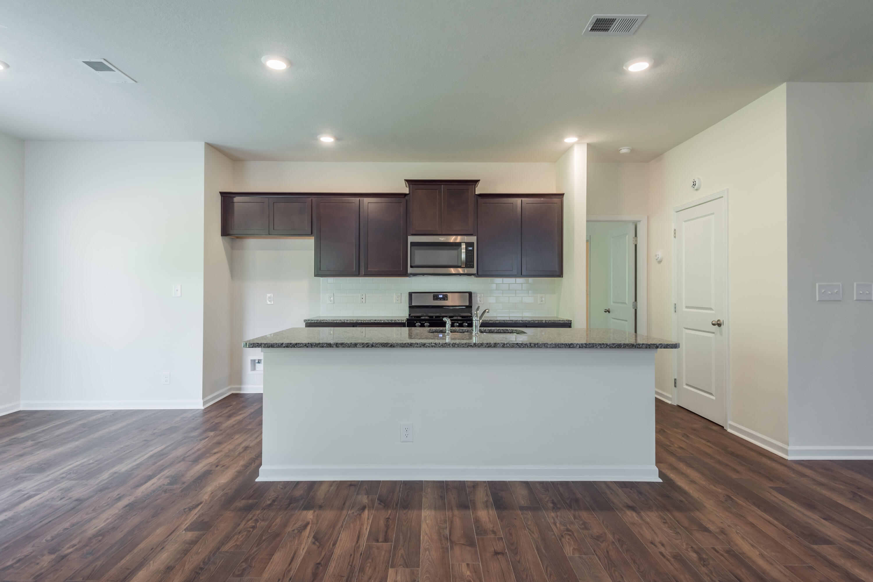 126 Ibis Loop Oak Ridge, TN 37830 - Photo 7 of 33 Kitchen